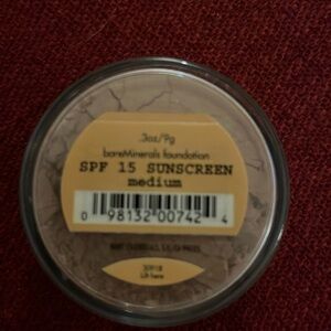 Bare minerals foundation medium, original packaging sealed NEW!